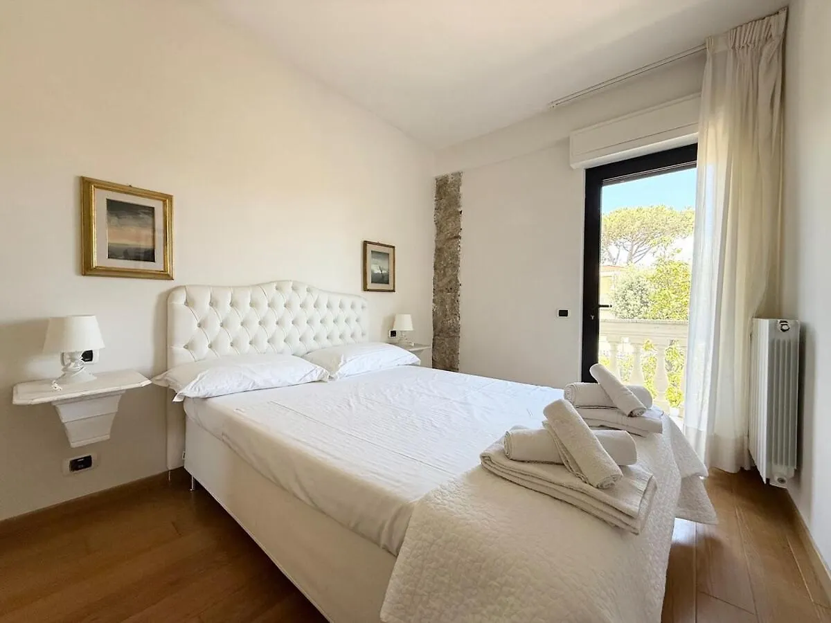 Classic 3 Suites Sul Mare Marmo Di Carrara Design Marina di Pietrasanta Apartment