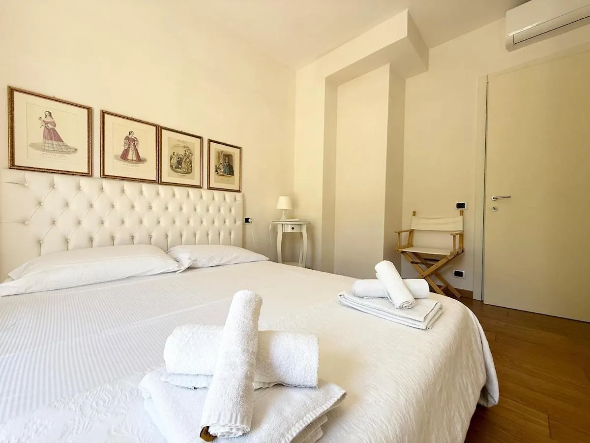 Classic 3 Suites Sul Mare Marmo Di Carrara Design Marina di Pietrasanta