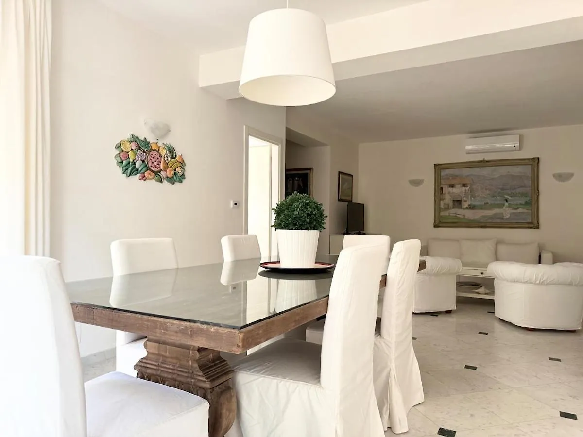 Apartment Classic 3 Suites Sul Mare Marmo Di Carrara Design Marina di Pietrasanta Italy